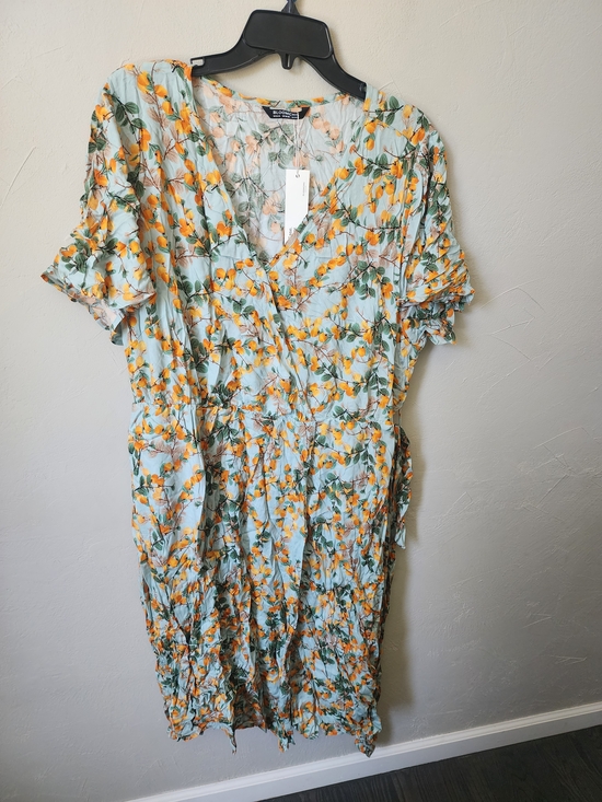 BloomChic Dresses & Skirts - BloomChic Yellow & Mint Floral Wrap-Style Midi Dress Size 3x NWT